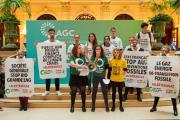 Un gruppo di ambientalisti interrompe la conferenza annuale sul gas Eagc il 6 novembre a Parigi